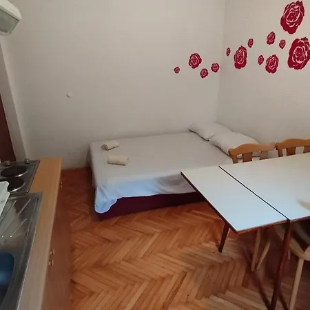 Apartment In A Quiet Neighborhood