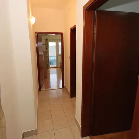 In A Quiet Neighborhood Apartment Dugi Rat