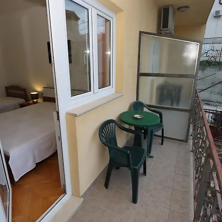 In A Quiet Neighborhood Apartment Dugi Rat