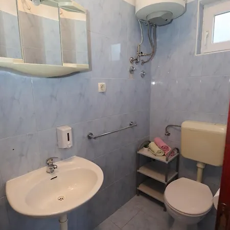 Apartment In A Quiet Neighborhood *